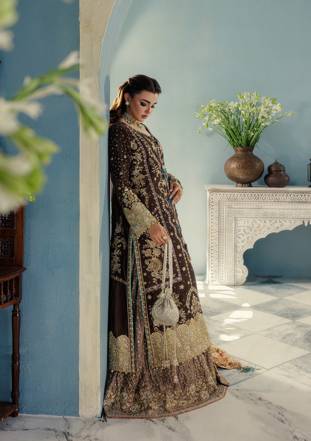 Pakistani Embroidered Velvet Latest Pakistani Salwar Kameez & Punjabi Suit Designer Wear