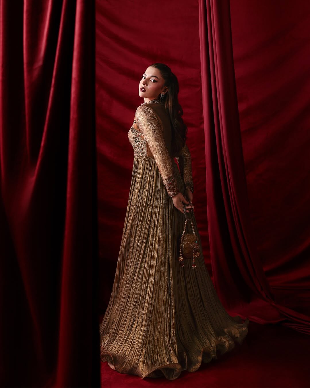 Gold Crushed Silk Pishwas